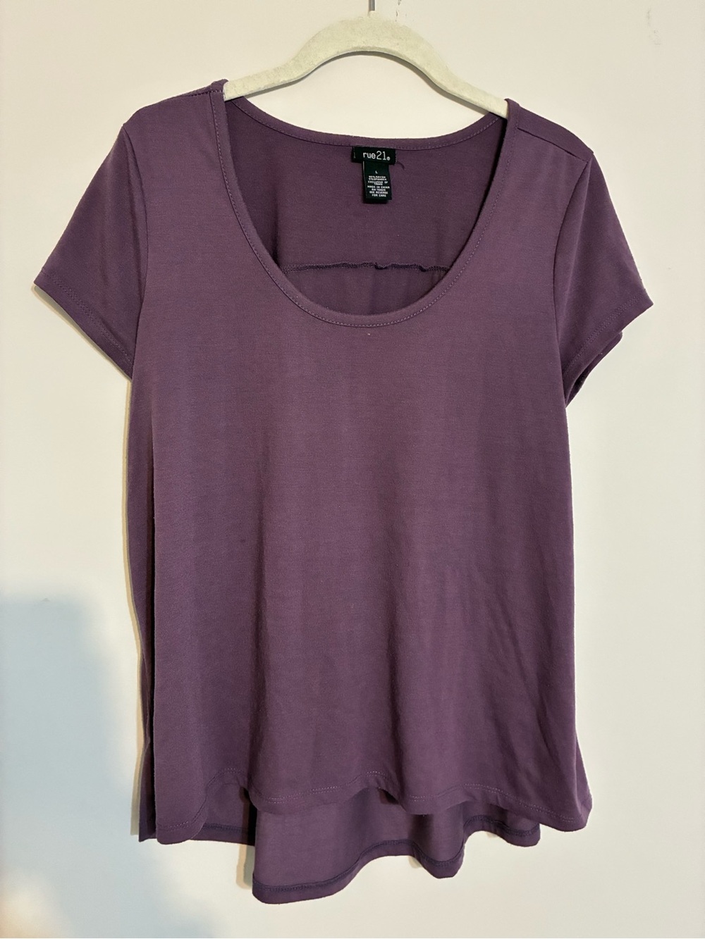 Rue21 Women's Short Sleeve Scoop Neck Tee Dusty Purple High Low
